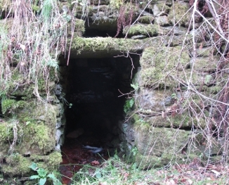 canal d’amenée d’eau souterrain, Hervé Quéré licence CC BY SA,Hervé Quéré licence CC BY SA